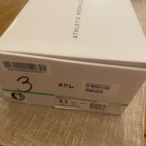 APL men’s Techloom Bliss cream athletic Sneakers NEW size 9.5 with box - Picture 10 of 12